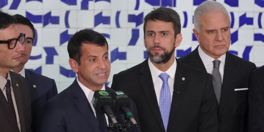 Líderes representam bancada com cerca de um terço dos votos necessários para a PEC