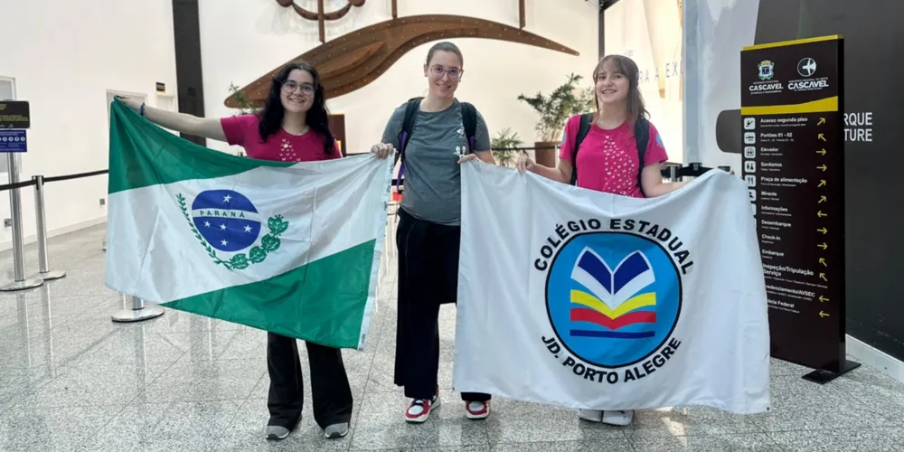 Estudantes Beatriz Maria Ferreira dos Santos e Fernanda Graciele Jank