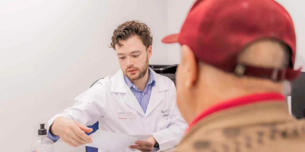 A unidade conta com 19 consultórios, cinco salas de exames, sala de fisioterapia, auditórios e laboratórios