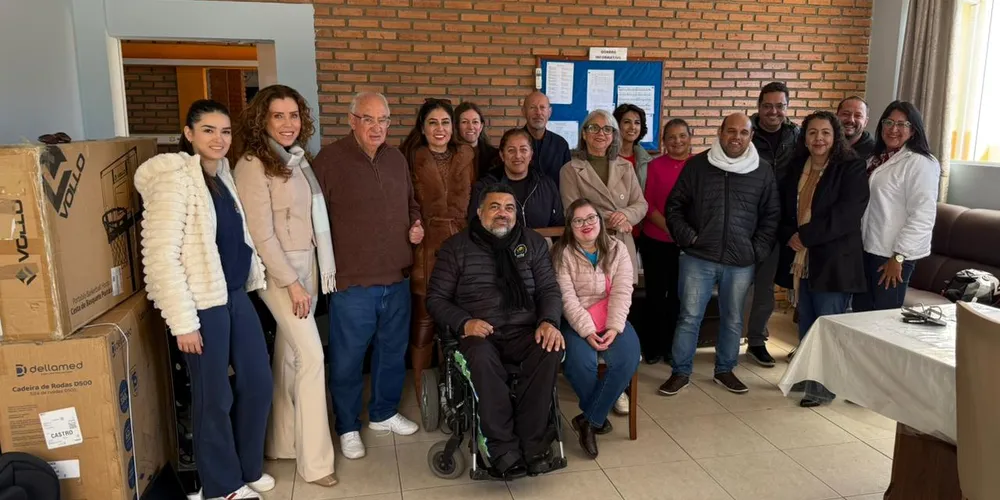 A entrega foi acompanhada pelo prefeito Reinaldo Cardoso e demais lideranças