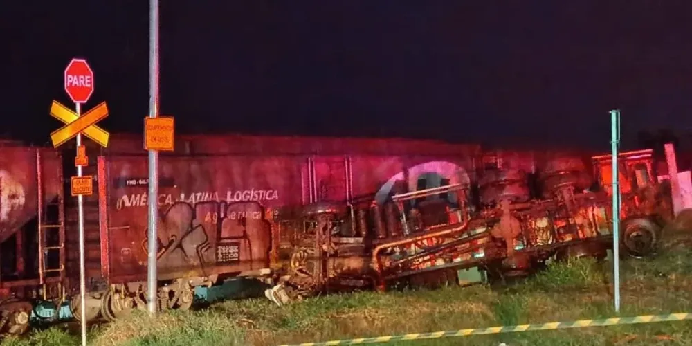 Trem atingiu caminhão com carga de GLP e dois ficaram feridos