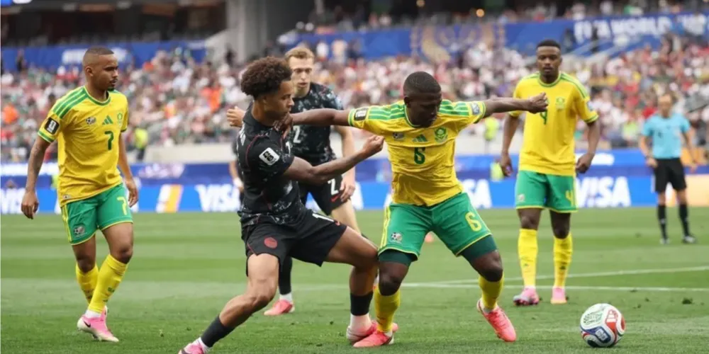 Lance de África do Sul x Canadá pela segunda fase da Copa do Mundo