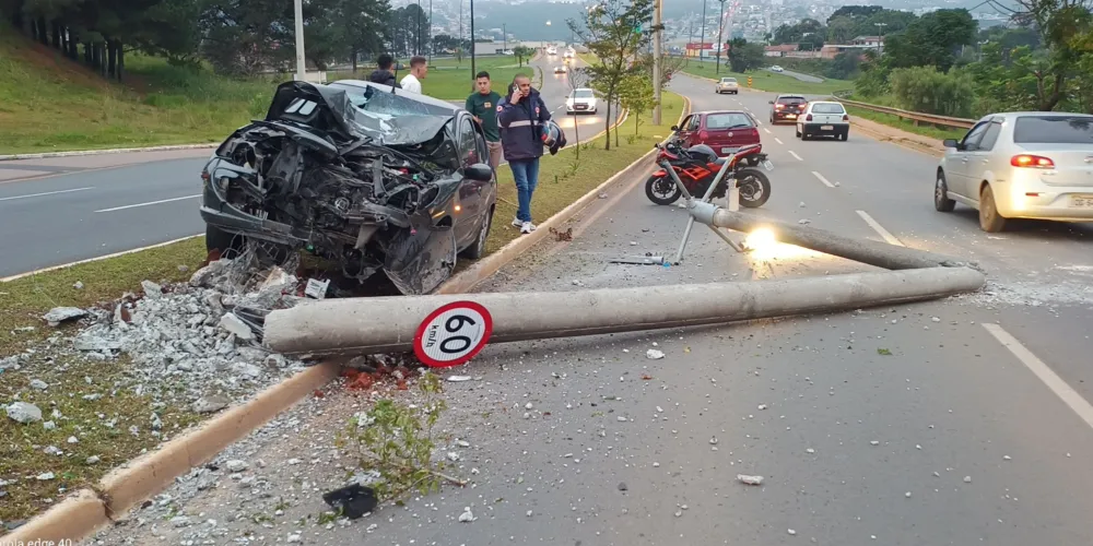Acidente acionou equipes de emergência