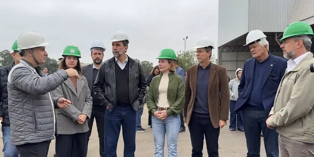 Inauguração contou com a presença de Enio Verri e Gleisi Hoffmann