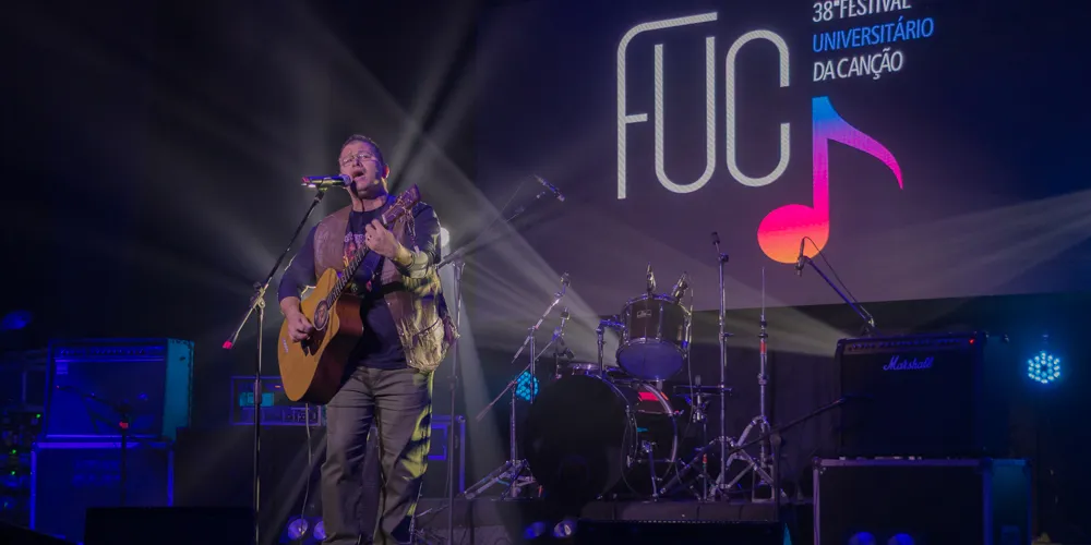 A música "Esquinas", de Cláudio Souza Farias, conquistou os jurados e garantiu o primeiro lugar do festival