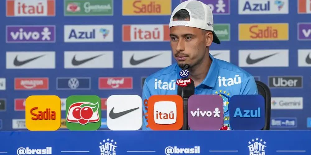 Embora não seja favorito, o jogador do Arsenal - que é destro - pode ser opção para o lugar de Raphinha