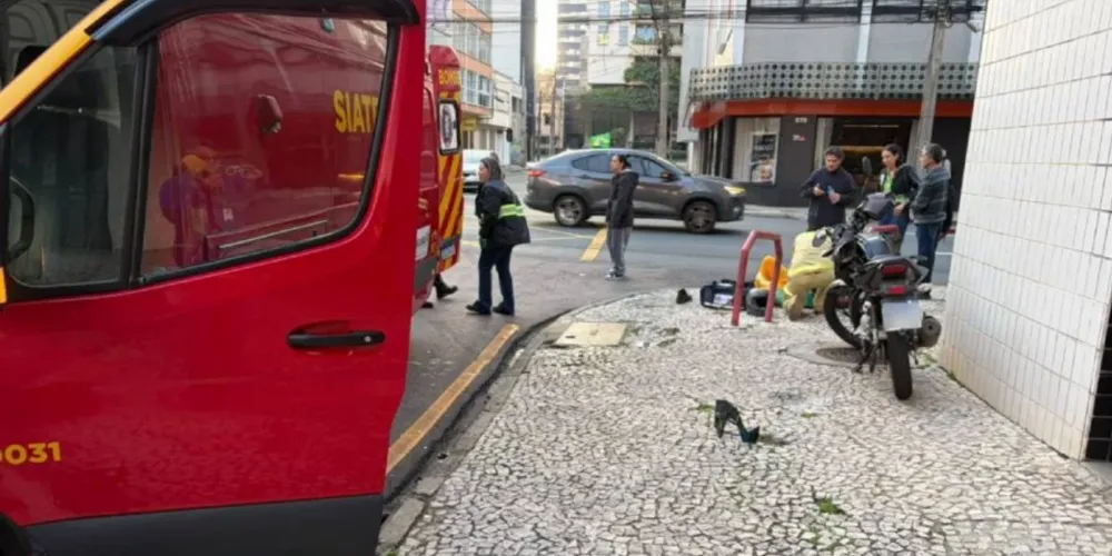 Coletor foi atropelado por carro no Centro de Curitiba