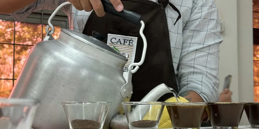 Competição estadual chega à sua 24ª edição avaliando características físicas e sensoriais para premiar a excelência e a sustentabilidade na cafeicultura do Paraná