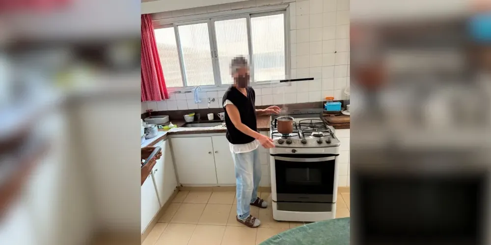 Ela havia sido entregue à família em 1977, pelo próprio pai, sob a promessa de melhora de vida
