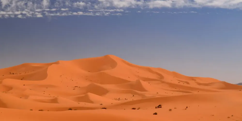 Vista da duna estelar Lala Lallia no Deserto do Saara, em Erg Chebbi, Marroco