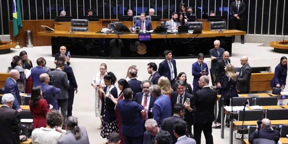 Câmara aprova urgência para projeto que combate a misoginia