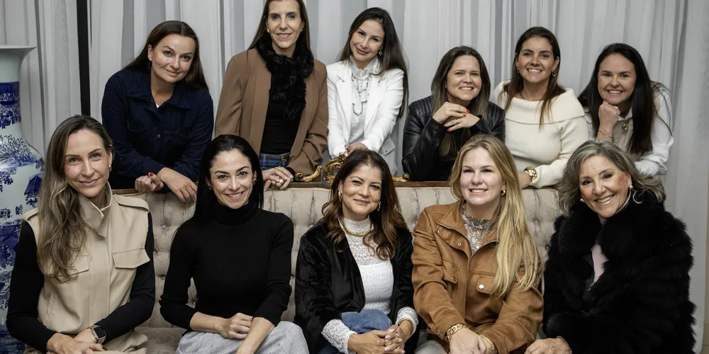 Imagem ilustrativa da imagem Clube Ponta Lagoa homenageia debutantes em evento