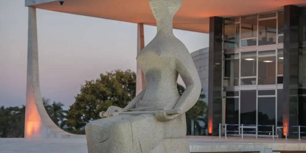 A fachada do Supremo Tribunal Federal (STF), localizada na Praça dos Três Poderes em Brasília