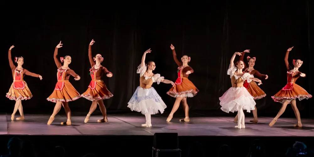 Mostra competitiva já levou a beleza do ballet para o palco do Centro de
Eventos no domingo