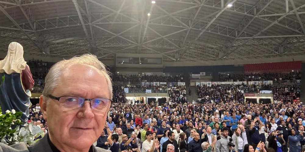 Dom Bruno Elizeu Versari é presidente da Comissão Episcopal para a Vida e a Família da Conferência Nacional dos Bispos do Brasil (CNBB) e bispo diocesano de Ponta Grossa
