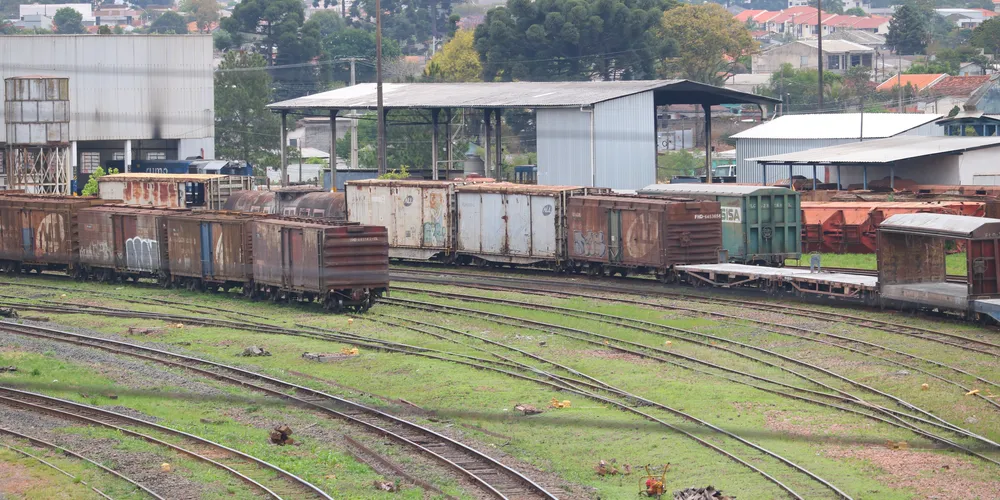 Ferrovia desativada em Ponta Grossa