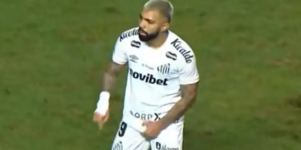 Gabigol é expulso por gesto obsceno