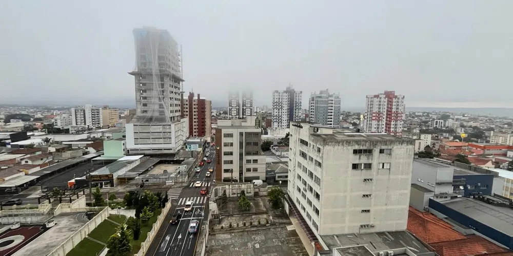 A instabilidade deve continuar nos próximos dias, com previsão de chuva até a próxima semana.