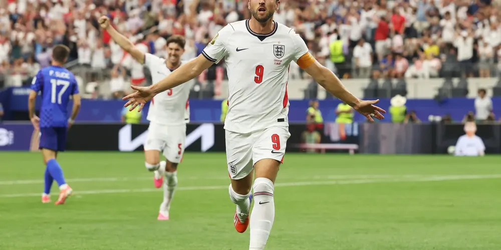 Em uma partida movimentada no Dallas Stadium, os ingleses venceram por 4 a 2