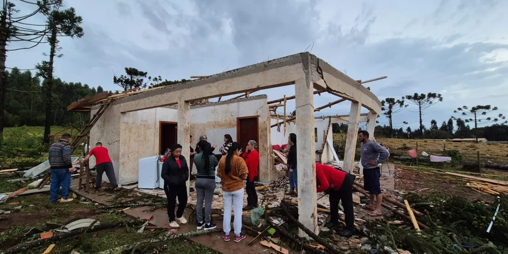 As chuvas causaram a destruição total de quatro residências e danos parciais em outras sete, totalizando 11 casas atingidas