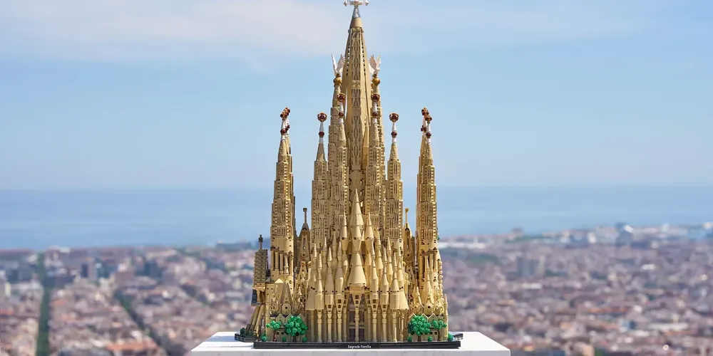 Lego lança edição da Sagrada Família com 12 mil peças