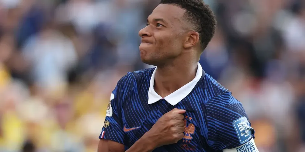 Mbappé respondeu senadora do Paraguai que cometeu ato racista
