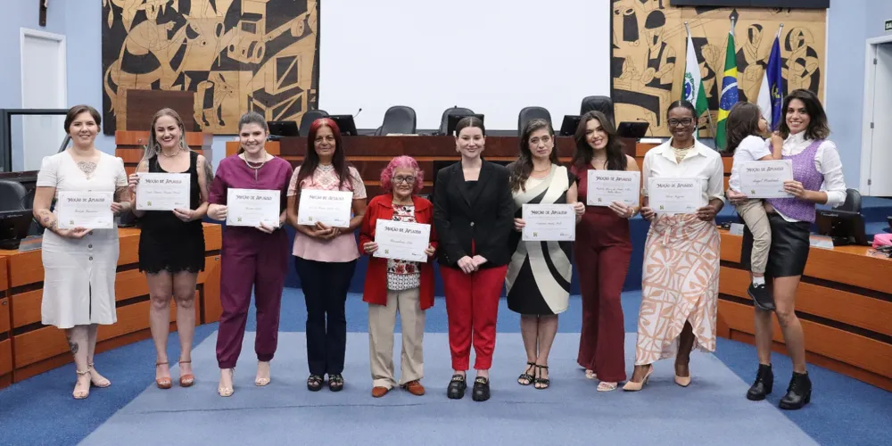 Entrega de moções a mulheres empreendedoras organizado pela vereadora Joce Canto em 2024