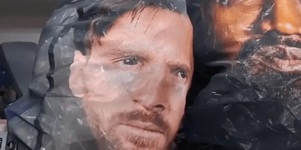 Foragido desde 2020, o suspeito utilizava máscaras hiper-realistas do jogador Lionel Messi e do rapper Kanye West