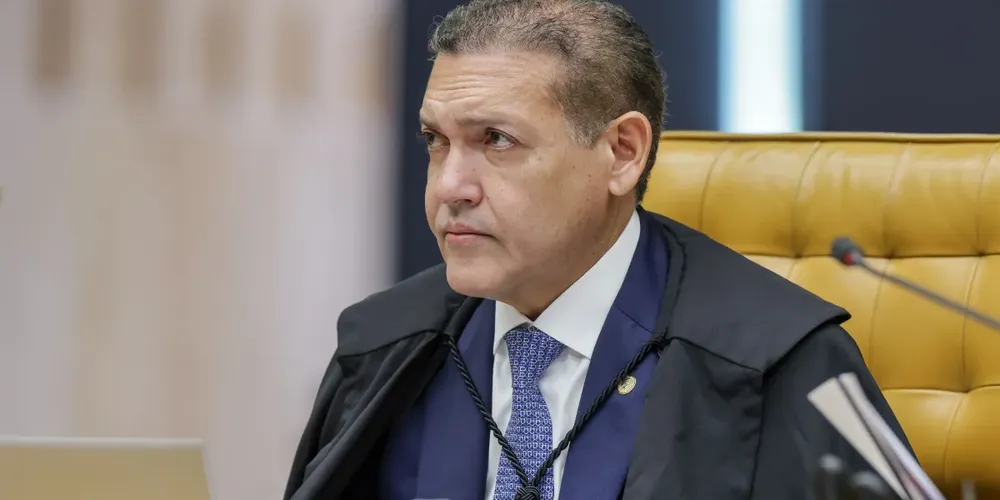 O ministro Nunes Marques durante sessão plenária do STF
