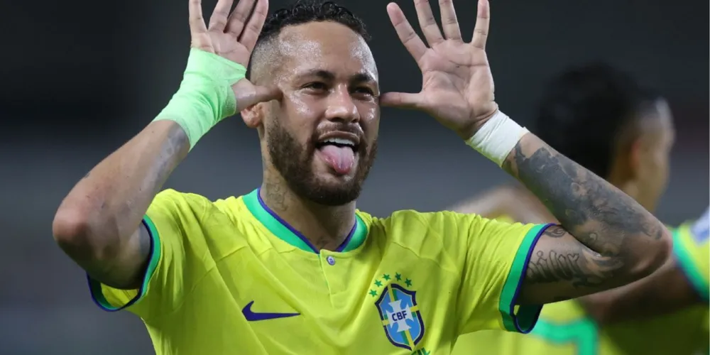 Técnico italiano diz que vê Neymar jogando mais centralizado