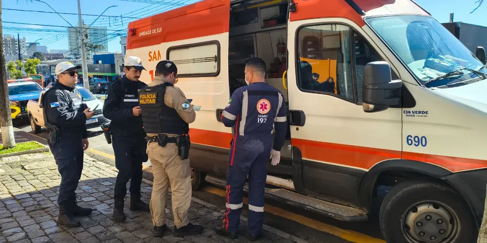 Equipes do Samu, do Siate, do Patrulhamento Viário e da Polícia Militar foram mobilizadas para atender à ocorrência