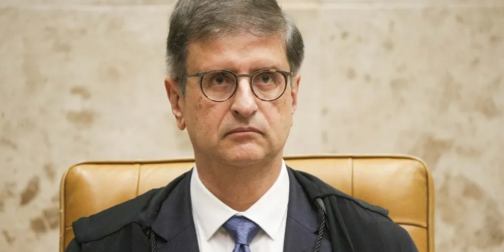 O procurador-geral da República ainda diz que o Judiciário não deve interferir em questões internas do Congresso Nacional