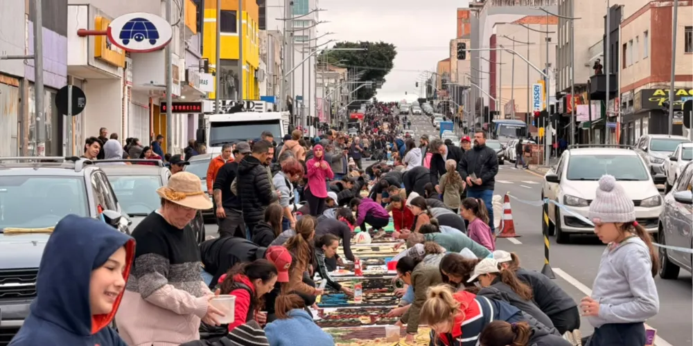 A procissão de Corpus Christi começara às 14h30 em Ponta Grossa