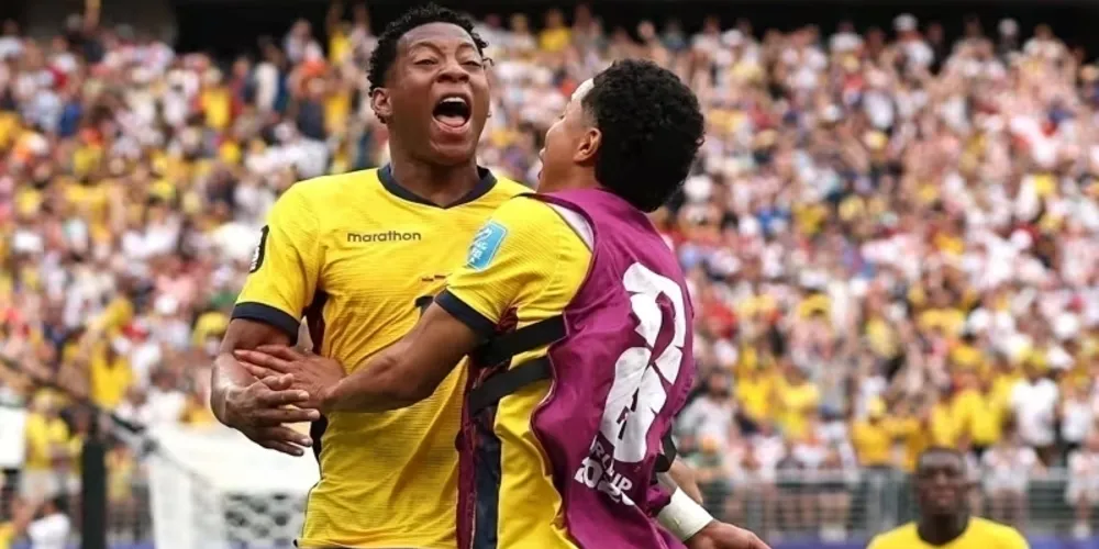 Os gols do Equador foram marcados por Nilson Angulo e Gonzalo Plata,