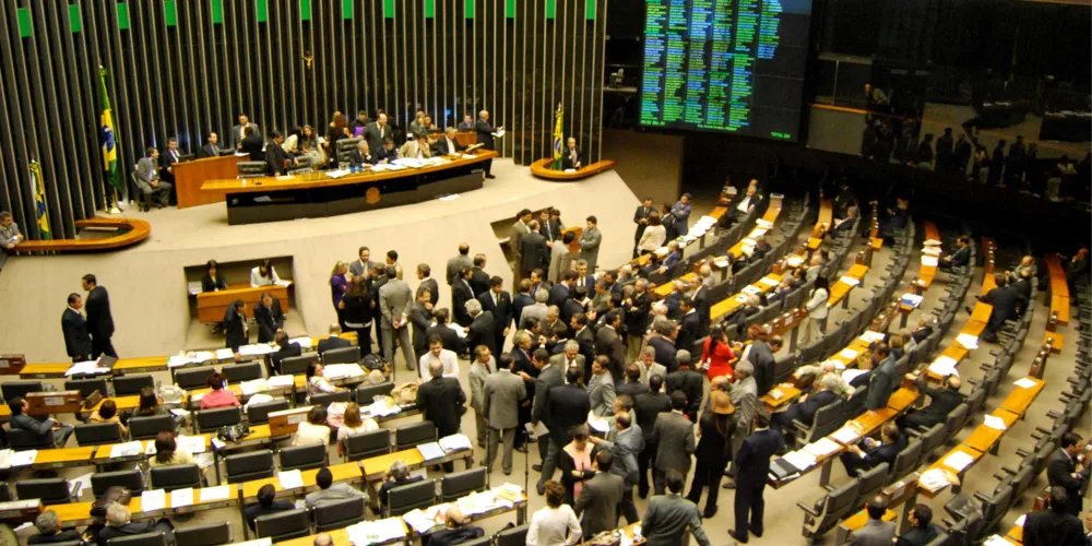 Projeto determina que mudança na jornada não poderá resultar em redução salarial