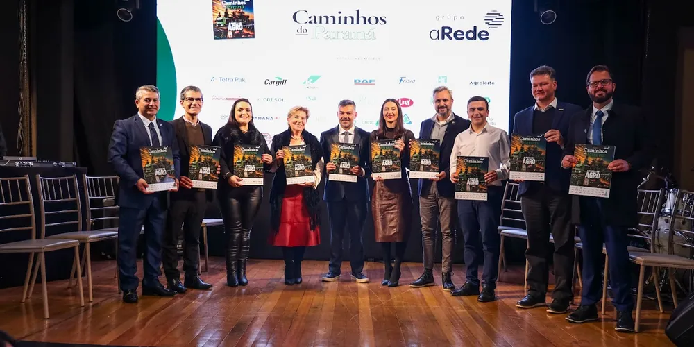 Lideranças políticas e empresariais de Ponta Grossa, Campos Gerais e Paraná estiveram presentes no grande evento de lançamento do 17º Anuário "Caminhos do Paraná" do Grupo aRede