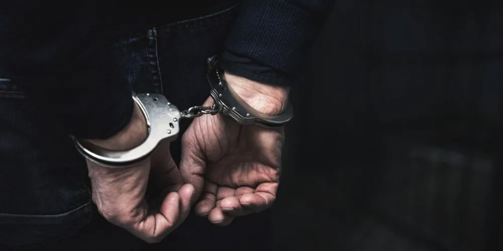 Durante as ações de policiamento, a equipe visualizou um indivíduo que possuía mandado de prisão em aberto