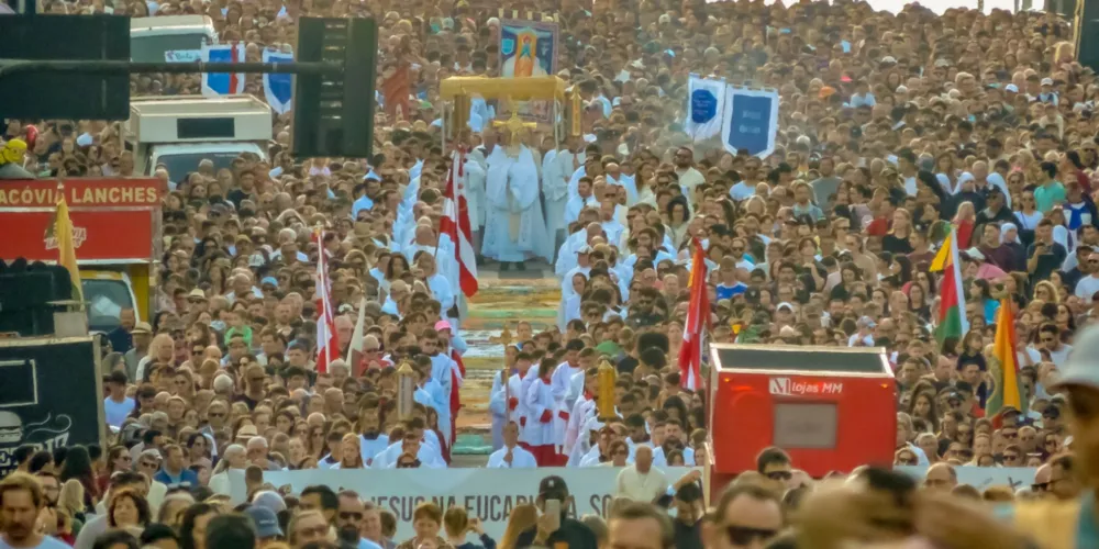 No dia de Corpus Christi, os fiéis são convidados a professar publicamente a fé