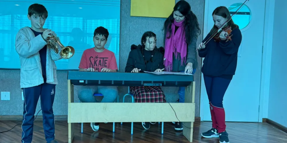 Alunos de Teoria levam música e encantamento para a Apadevi no próximo dia 2
