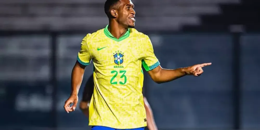 Rayan foi a campo pela Seleção Brasileira pela primeira vez em março deste ano