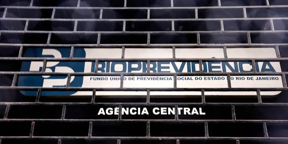 O recurso aplicado tem origem na RioPrevidência, autarquia responsável por administrar os recursos do Regime Próprio de Previdência Social (RPPS)