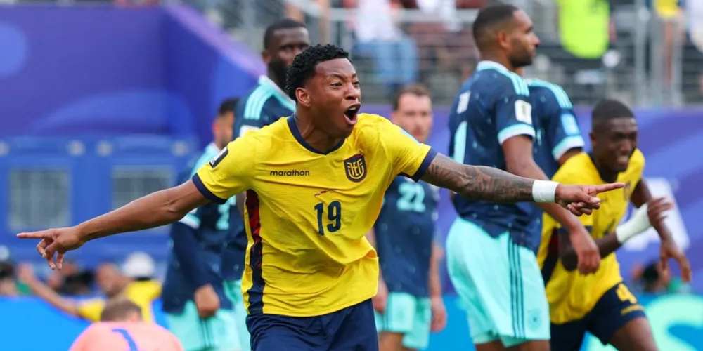 Equador vence Alemanha e se classifica
