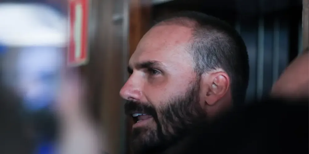 O caso sobre a participação de Eduardo Bolsonaro no incentivo do tarifaço