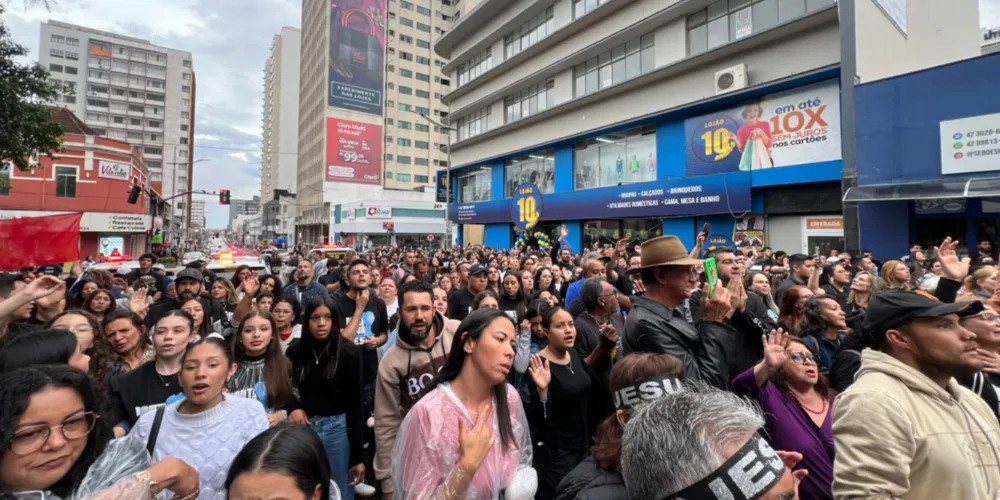 A previsão é de que o trânsito seja totalmente liberado a partir das 17h