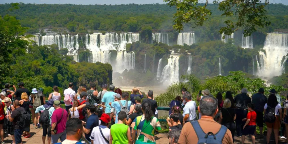 Só em abril deste ano, o Paraná recebeu mais de 60,5 mil viajantes do Exterior
