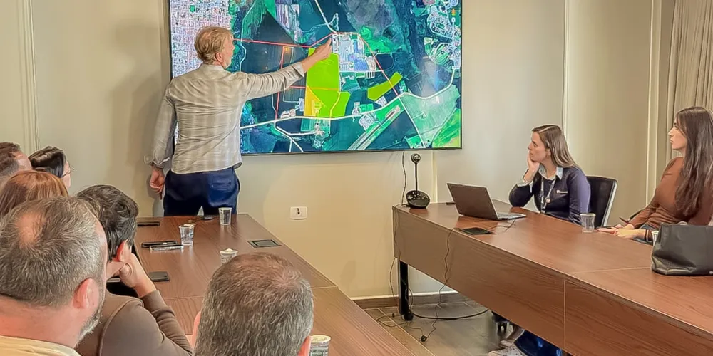 Lideranças municipais e comitiva técnica da UEPG alinham detalhes do pioneiro curso de Medicina Veterinária, que unirá ensino público e iniciativa privada em Castro