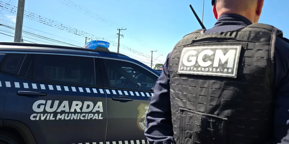 O homem recebeu voz de prisão e foi conduzido pelas equipes da Guarda Civil Municipal à Penitenciária