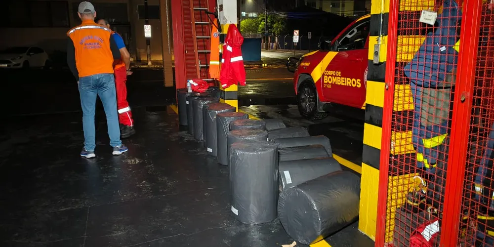 A distribuição de lonas está centralizada exclusivamente no Quartel Central do Corpo de Bombeiros