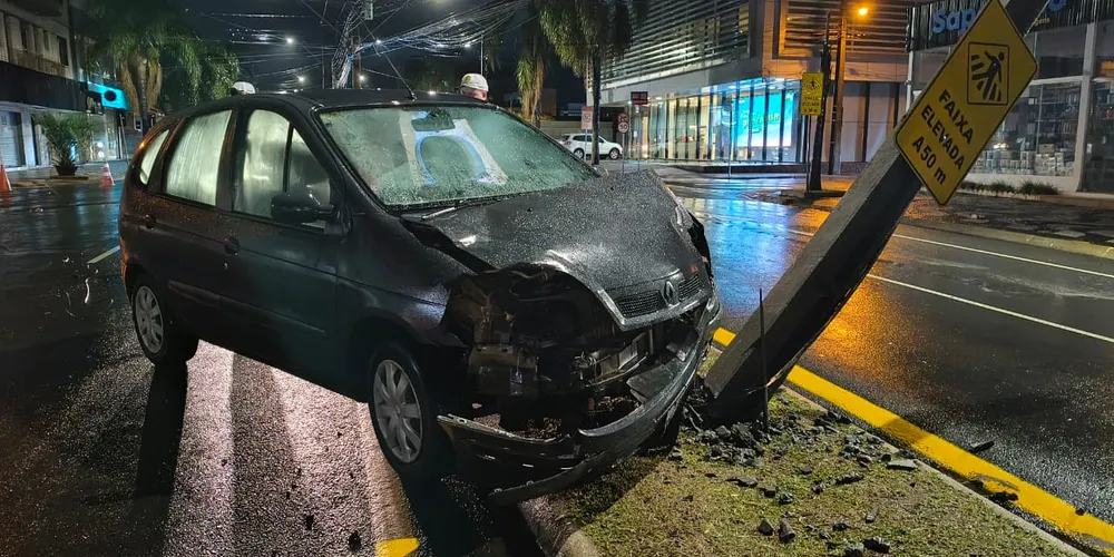Apesar do impacto, o motorista não sofreu ferimentos graves