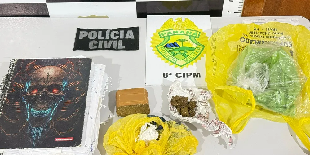 A mulher recebeu voz de prisão e foi encaminhada, junto com as substâncias e os materiais apreendidos, para a Delegacia da Polícia Civil